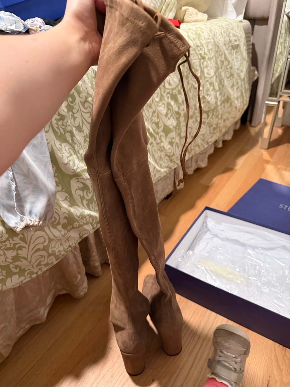 New In Box - Stuart Weitzman Hiline Suede Boot in Nutmeg - Picture 4 of 7